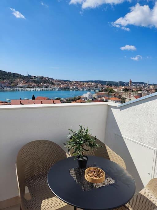 Bird View Apartment Carlissima Трогир Экстерьер фото